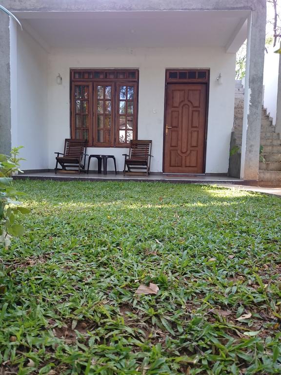 Isanka Lion Lodge Sigiriya Luaran gambar